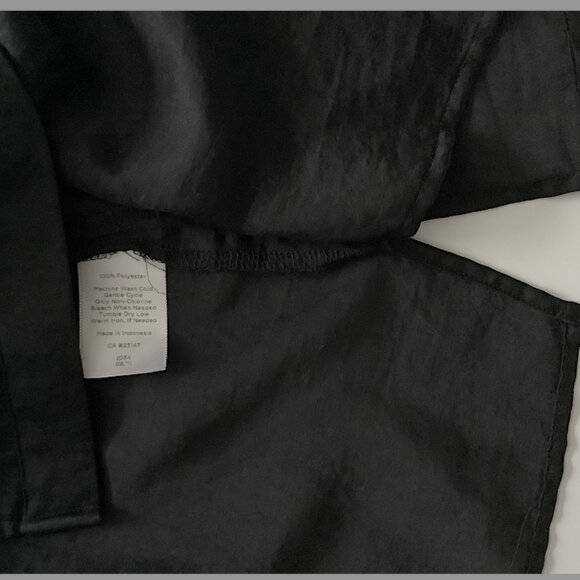 Talbots Petites - Classic  Black Blouse, 3/4 sleeve, Size 12P, 100% Polyester - Picture 11 of 13